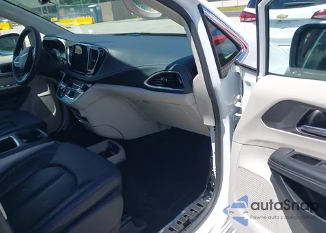 2024 Chrysler Pacifica Hybrid Select из США, поврежденный, VIN 2C4RC1S73RR121848